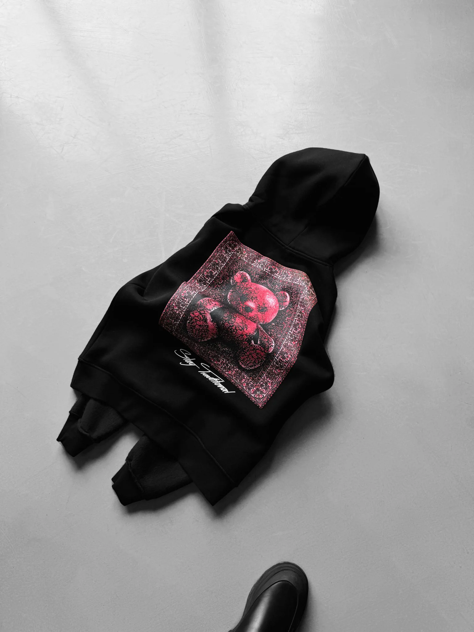 Oversize 'Stay Traditional' Hoodie - Black and Red - Image 6