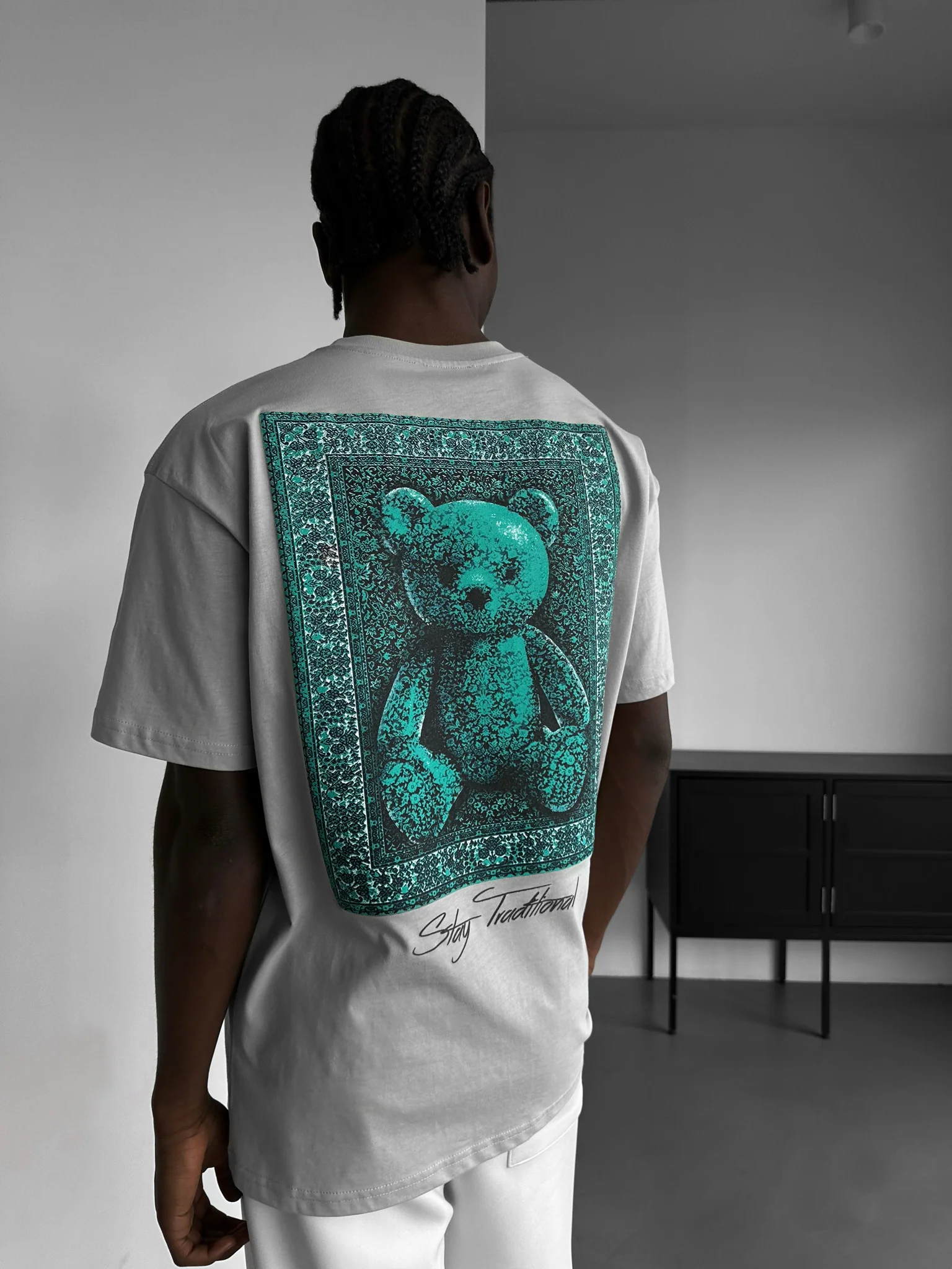 Oversize 'Stay Traditional' T-Shirt - Grey - Image 5