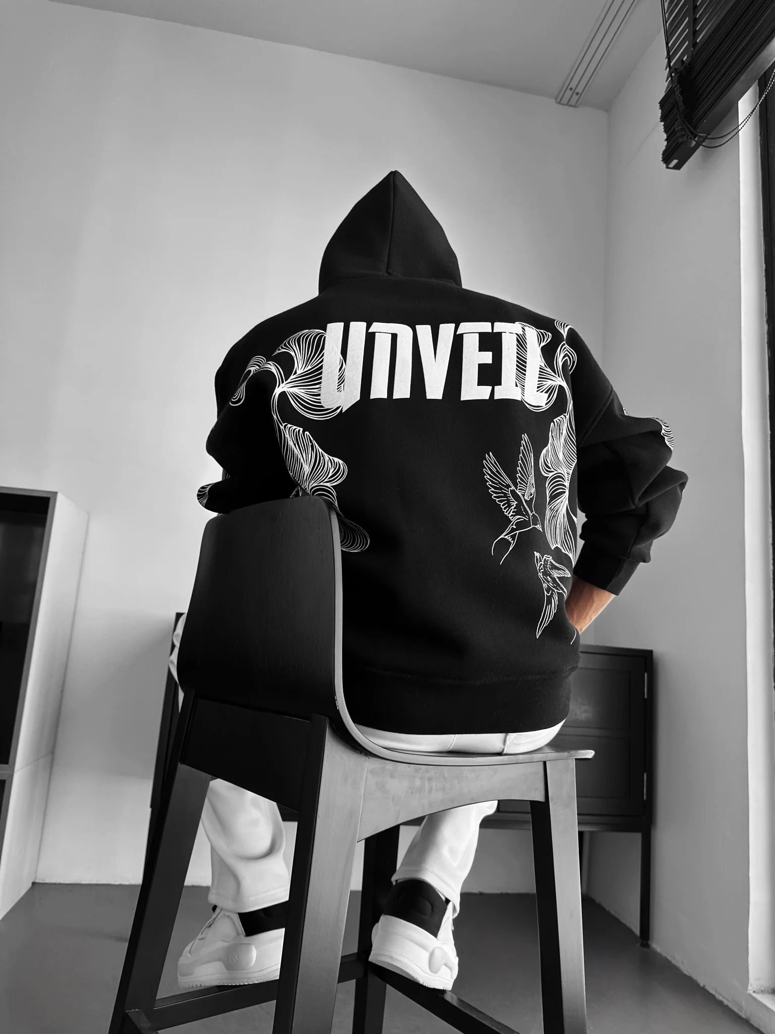 Oversize Unveil Hoodie - Black - Image 2