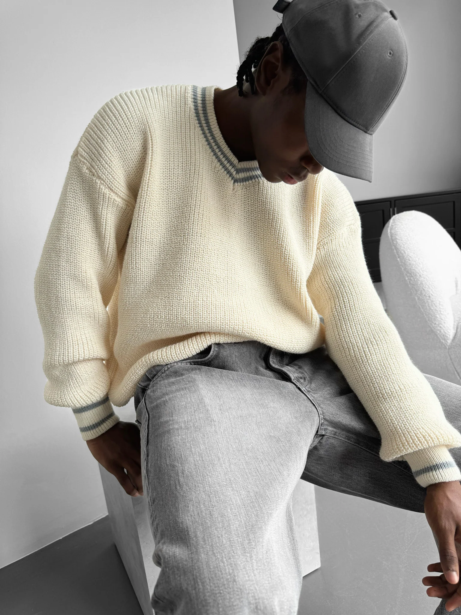 Oversize V Neckline Knit Pullover  - Cremé - Image 2