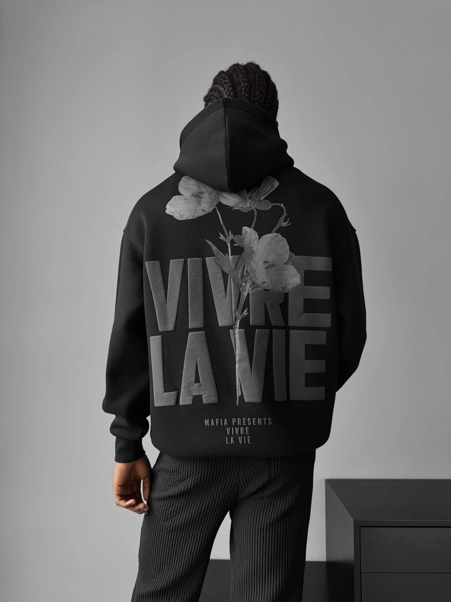 Oversize Vivre La Vie Hoodie - Black and Grey - Image 4