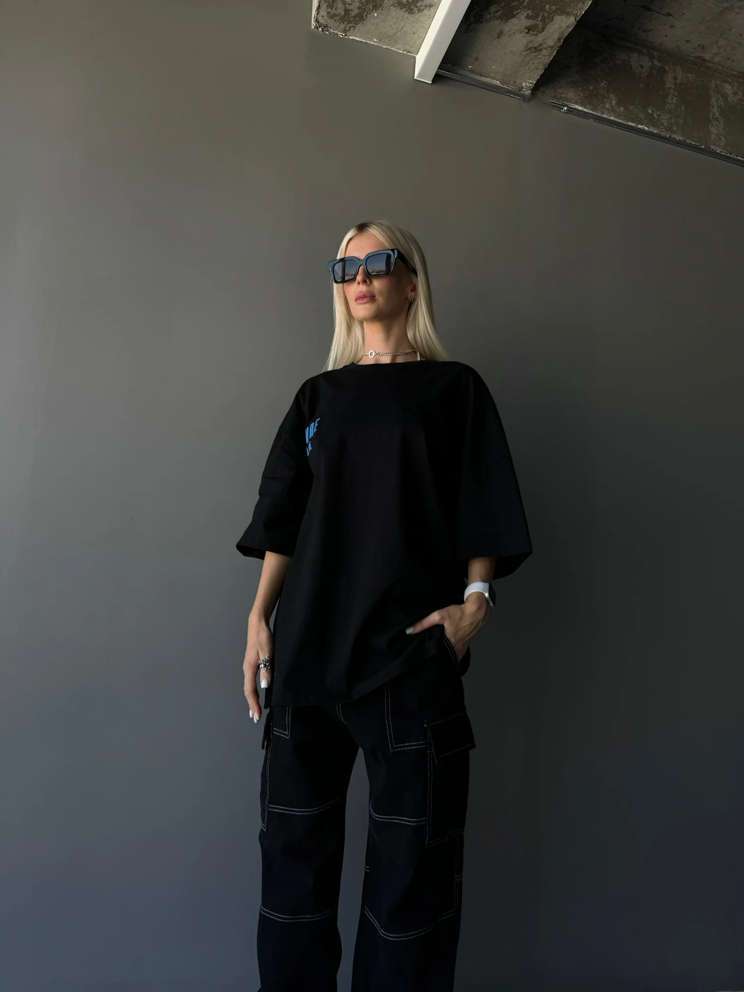 Oversize Vivre la Vie T-shirt - Black and Blue - Image 4