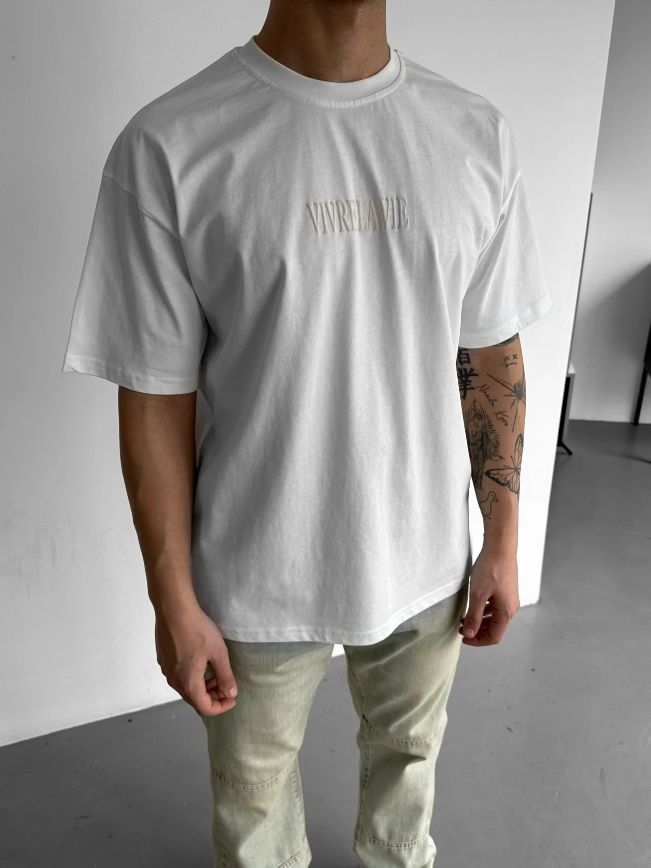 Oversize 'Vivre la Vie' T-Shirt - Ecru - Image 2