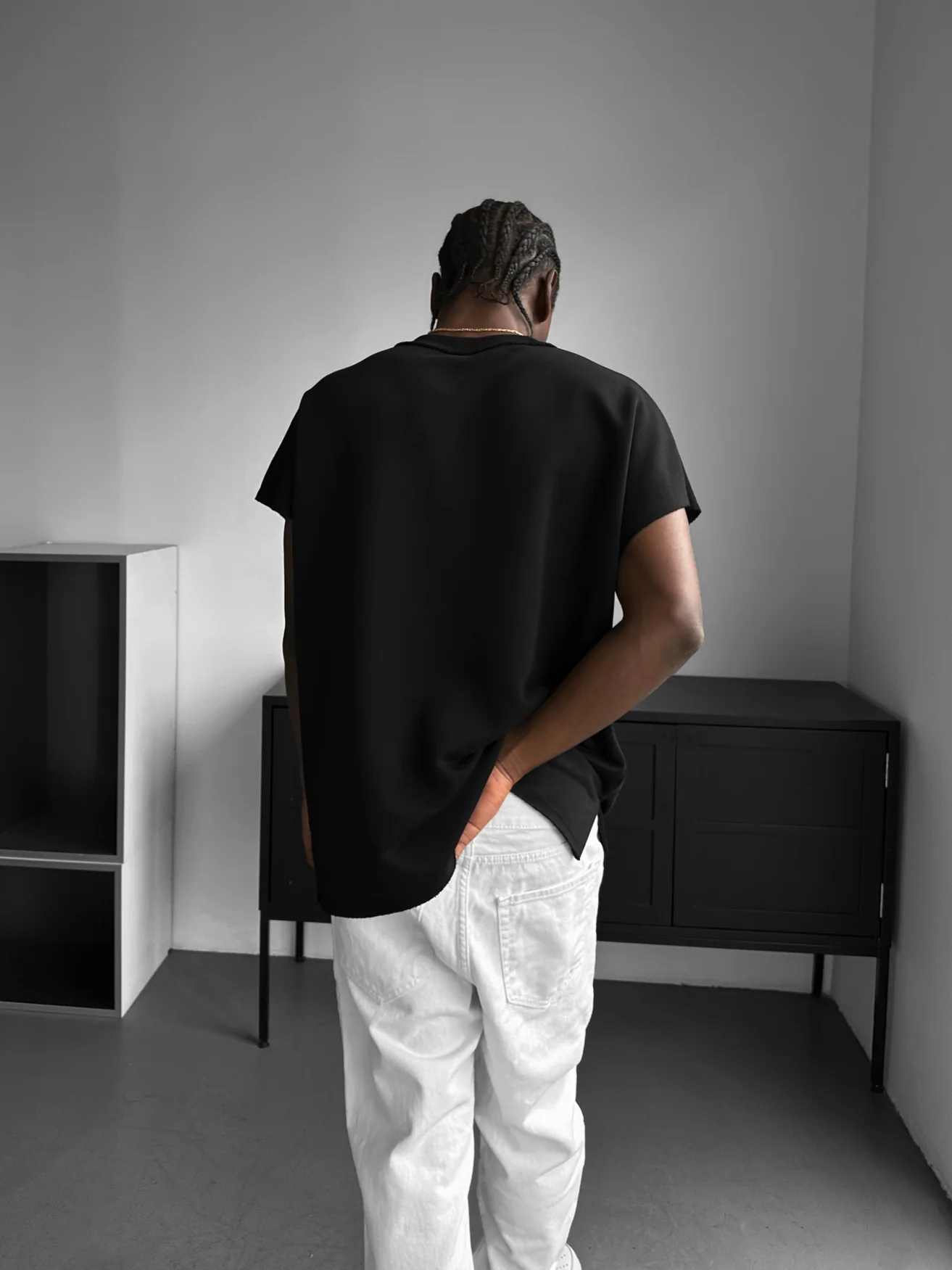 Oversized Batwing Seam-Detail T-Shirt - Black - Image 3