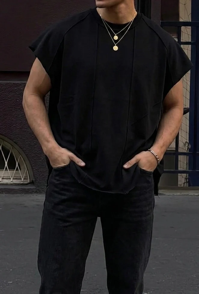 Oversized Batwing Seam-Detail T-Shirt - Black - Image 4