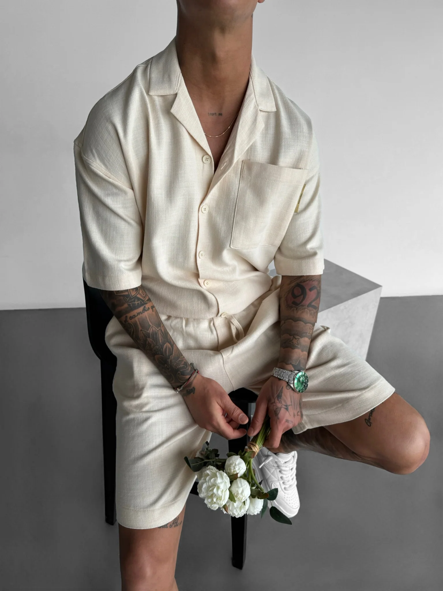 Short Cut Linen T-shirt - Beige - Image 4