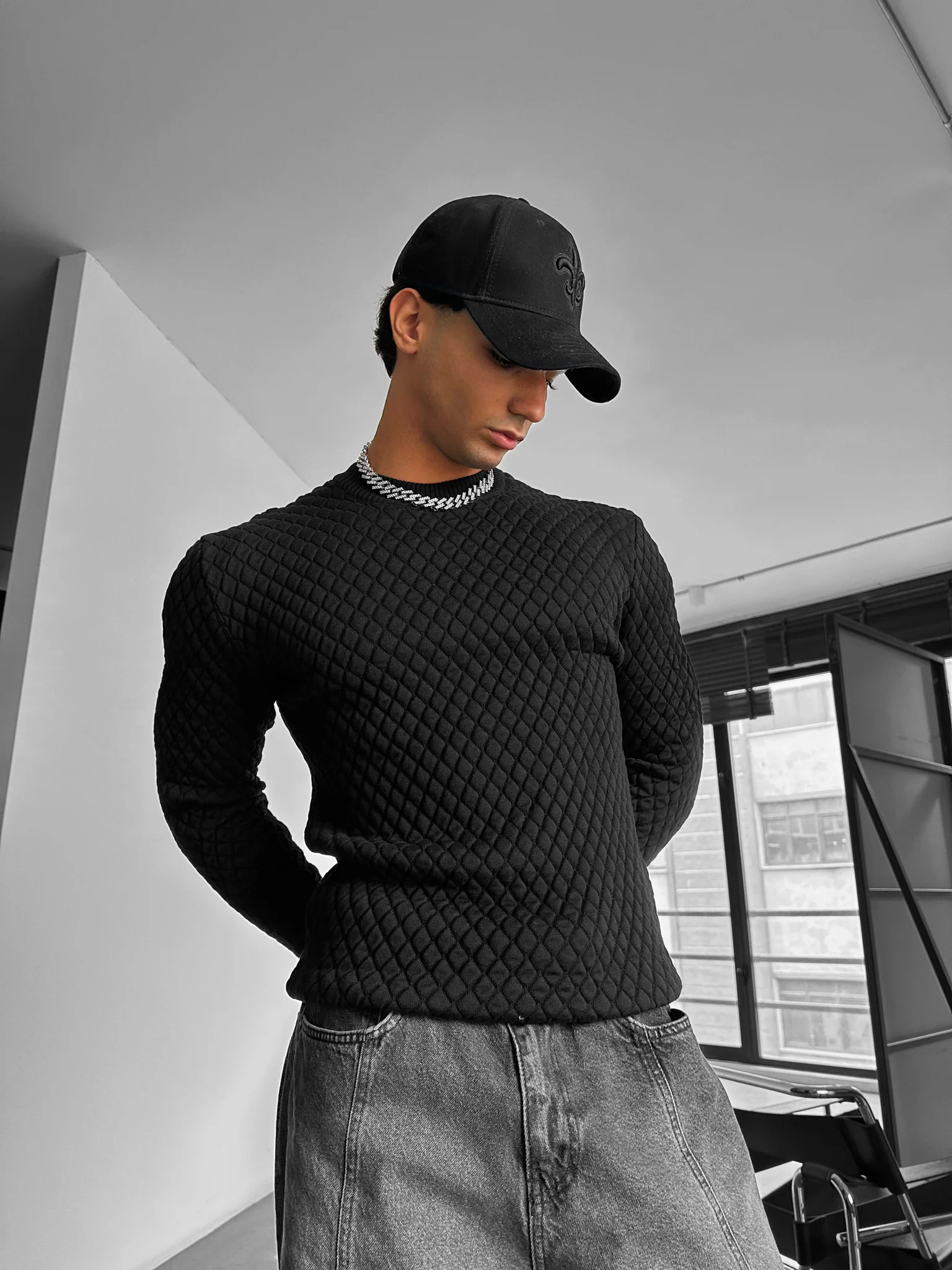Slim Fit Textured Sweater - Black - Image 2